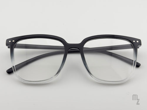 Etna Eclipse Front eckige Blaulichtfilterbrille Ideal für Laptop und Smartphone Nutzung.
Vielseitige Nutzungsmöglichkeit:
Gamingbrille, Mode-Brille,  Antiblaulichtfilter, minimalistisch usw.