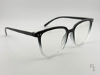 Etna Eclipse Seitenansicht eckige Blaulichtfilterbrille ideal für Laptop und Smartphone Nutzung. Vielseitige Nutzungsmöglichkeit:
Gamingbrille, Mode-Brille,  Antiblaulichtfilter, minimalistisch usw.