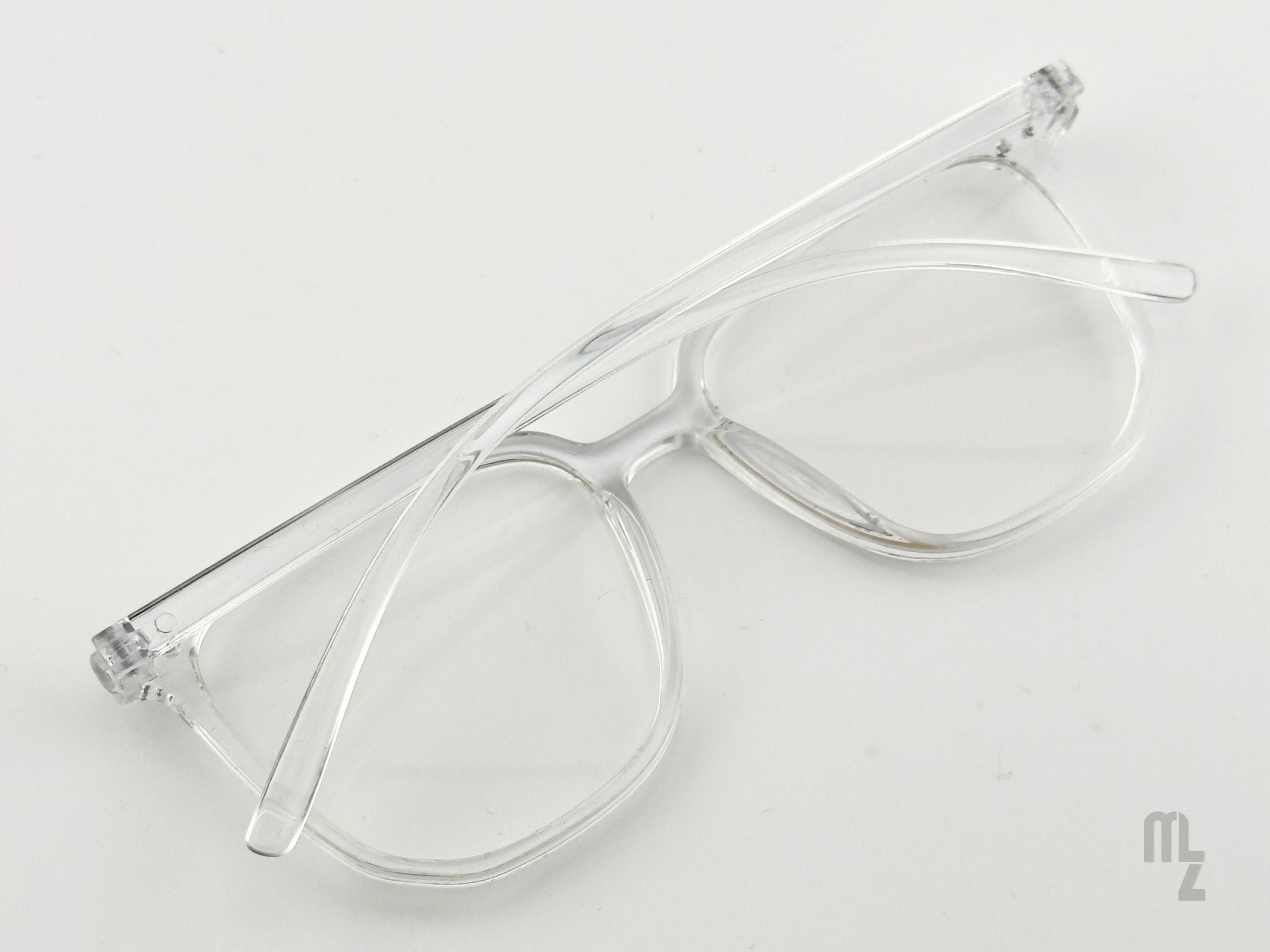 Etna Lucid Rückansicht eckige Blaulichtfilterbrille für Bildschirmarbeit und Home Office. Vielseitige Nutzungsmöglichkeit:
Gamingbrille, Mode-Brille,  Antiblaulichtfilter, minimalistisch usw.