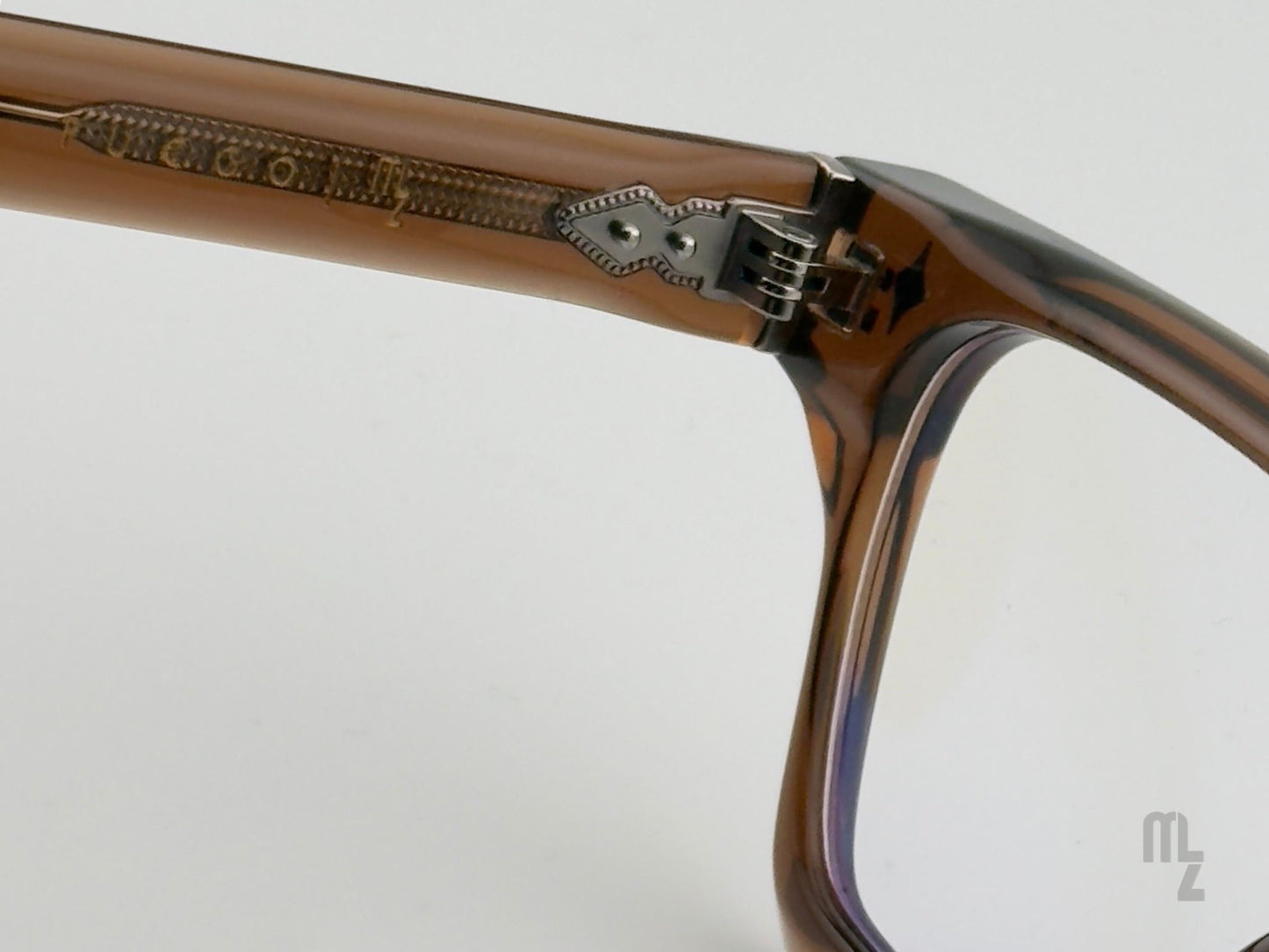 Fuego Amber Detailaufnahme Bügel innen eckige Acetat Blaulichtfilter Linsen. Vielseitige Nutzungsmöglichkeit:
Gamingbrille, Mode-Brille,  Antiblaulichtfilter, minimalistisch usw.