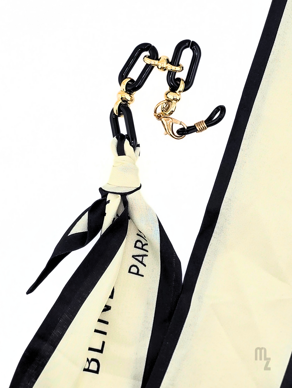 Parisian Silk – Seiden-Brillenkette mit französischem Chic und luxuriösem Finish.