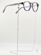 Pearl Grace - Brillenkette aus silberfarbenen Edelstahlkette und weißen Perlen im luxuriösen Stil.