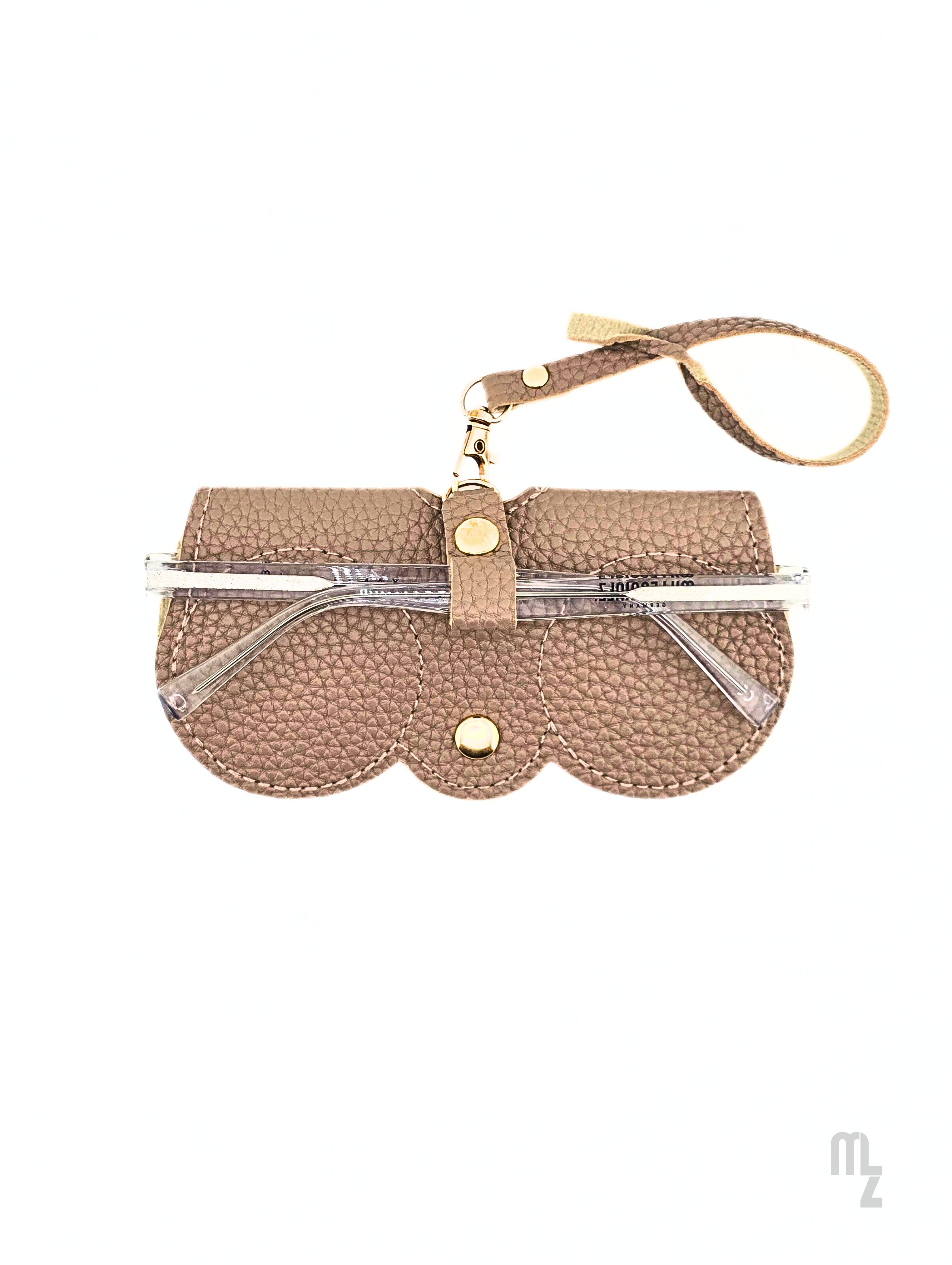 Luxuriöses Brillenetui Varenna Case in Taupe mit goldfarbenem Clip-Detail.