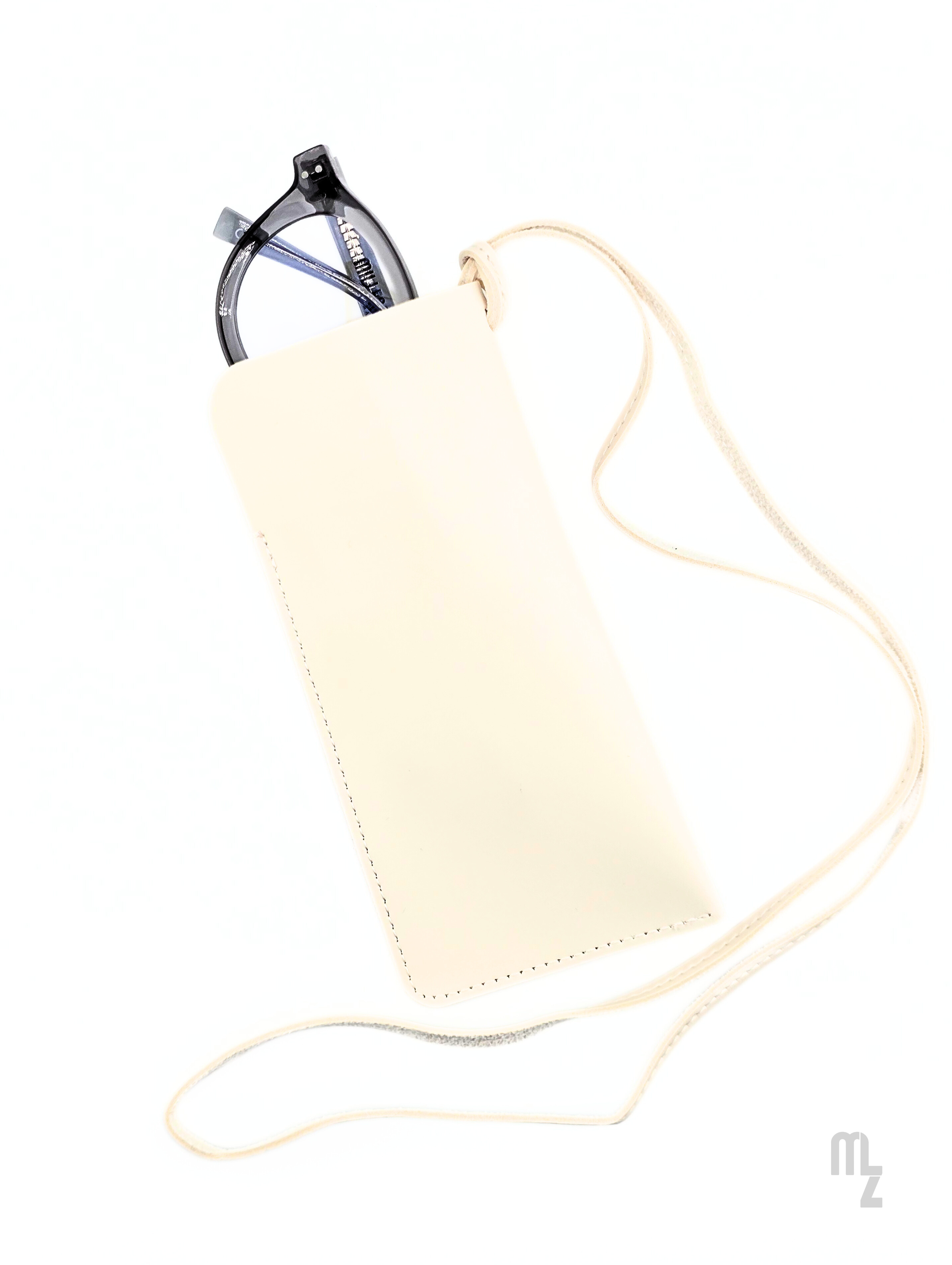 Velluto Neck Case – Tragbares Brillenetui mit Lederoptik und luxuriösem Finish.