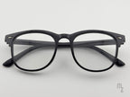 Vesuv Onyx Front eckige Blaulichtfilterbrille perfekt für Bildschirmarbeit, angenehme Blaulichtfilterbrille. Vielseitige Nutzungsmöglichkeit:
Gamingbrille, Mode-Brille,  Antiblaulichtfilter, minimalistisch usw.